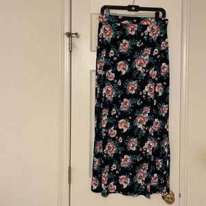 Brand: Charlotte Russe Color: Black, Pink, Hunter Green Size: Large